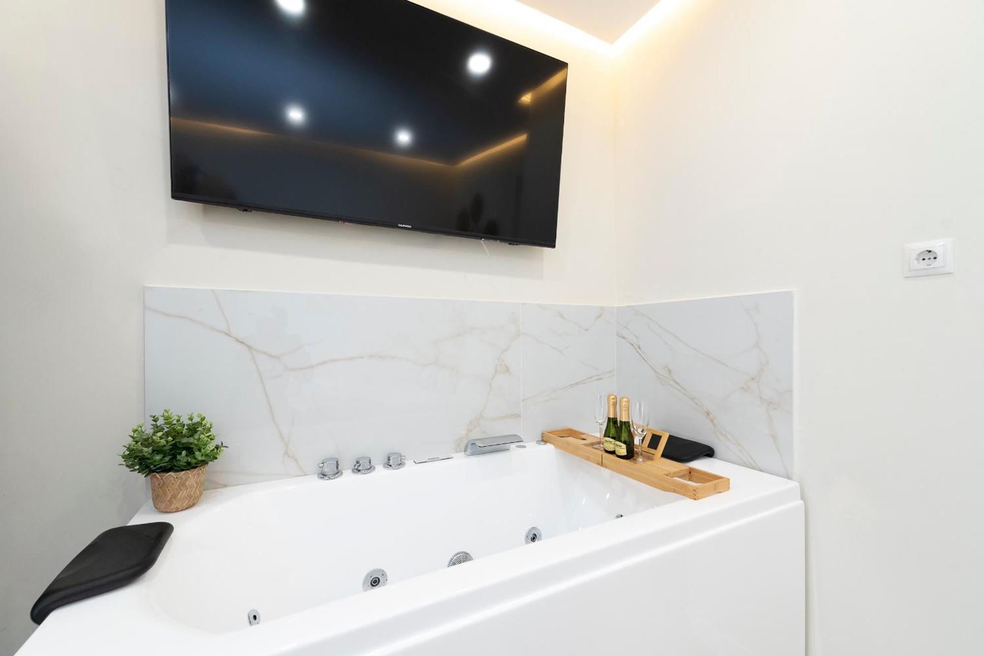 Exclusive Apartment Jacuzzi Malaga Exterior photo